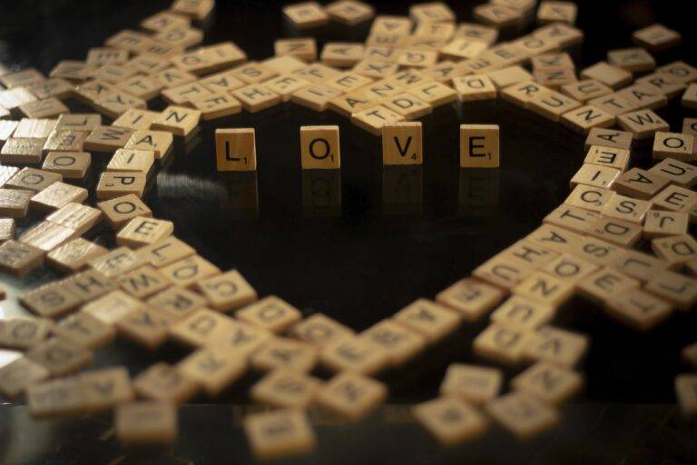 Mindful Technology Use in Relationships: Navigating Screens for Connection and Boundaries